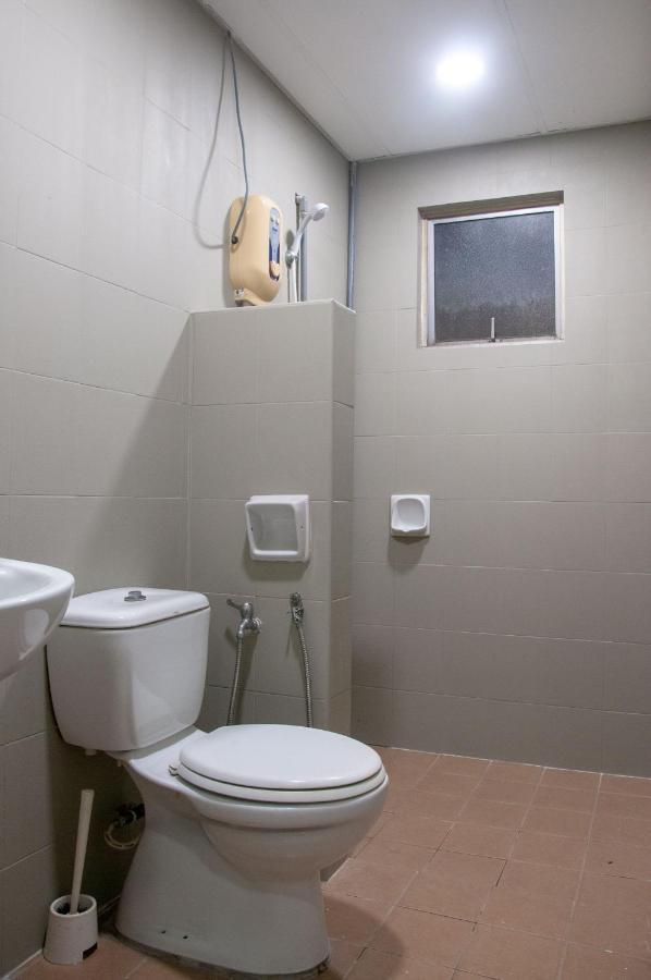 Five H Family Service Apartment Seri Kembangan Eksteriør bilde