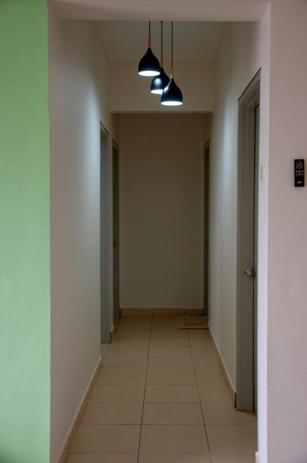 Five H Family Service Apartment Seri Kembangan Eksteriør bilde