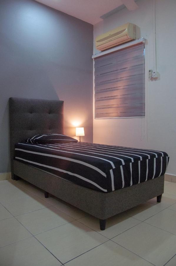 Five H Family Service Apartment Seri Kembangan Eksteriør bilde