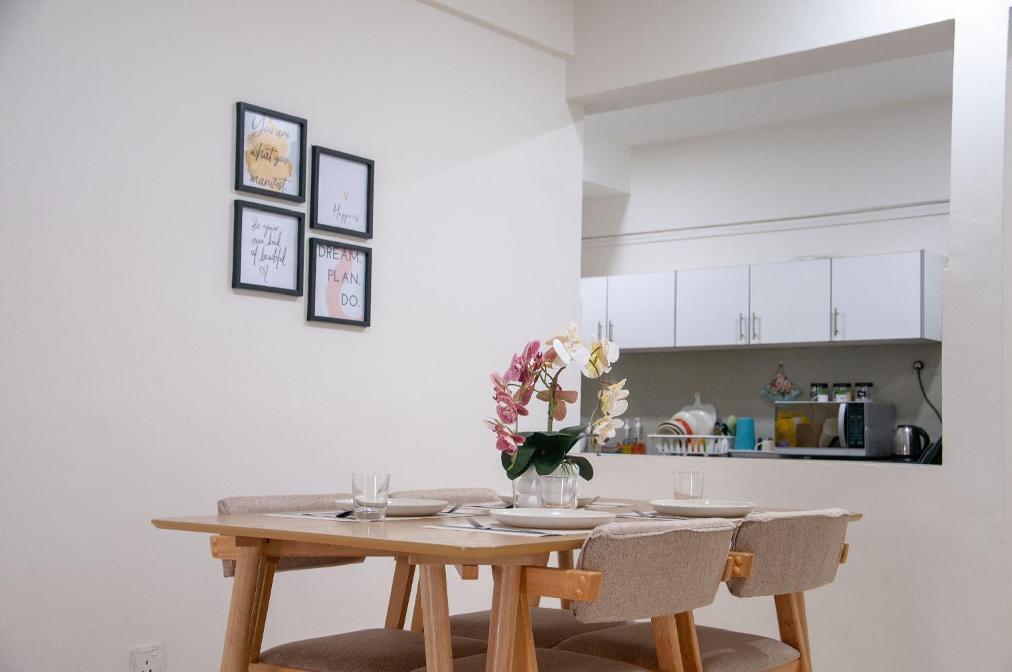 Five H Family Service Apartment Seri Kembangan Eksteriør bilde