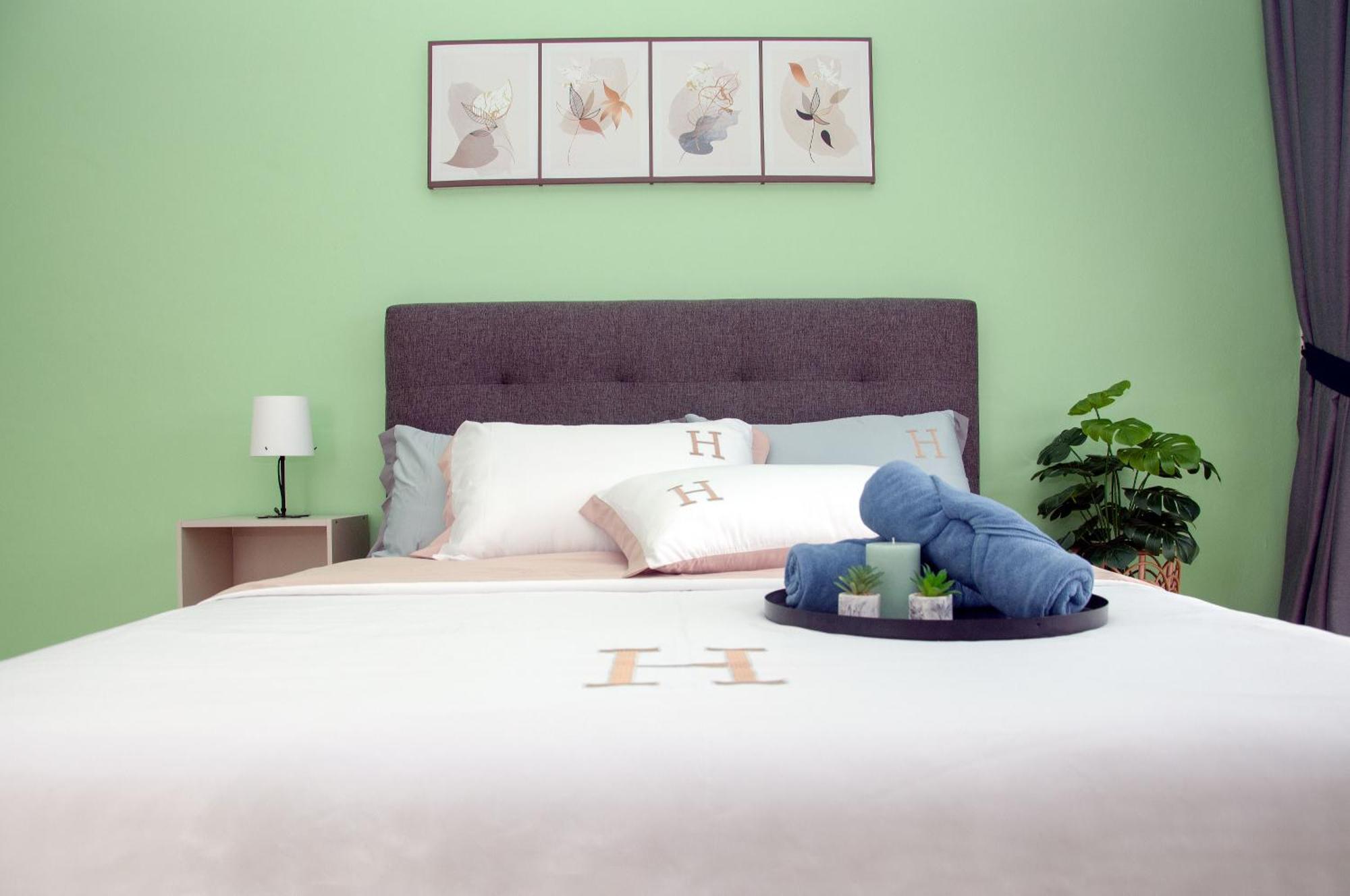 Five H Family Service Apartment Seri Kembangan Eksteriør bilde